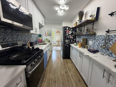 Welcome to this beautifully updated 1,100 SF 2-bedroom co-op in - photo 7