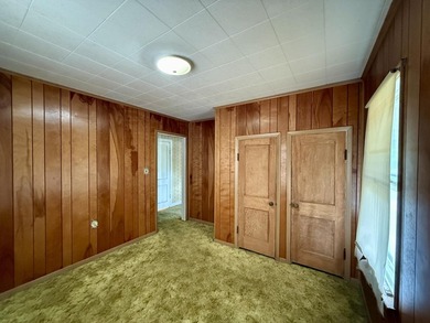 Cute and cozy 2 bedroom, 1 bath home with charming retro - photo 8