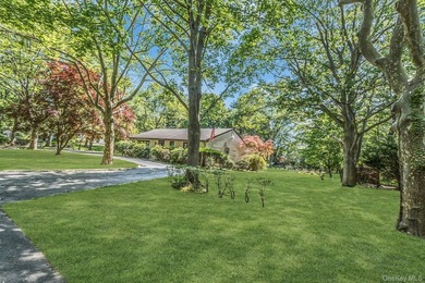 Ranch with 3 bedrooms and two full baths set on a 1/2 acre of - photo 2