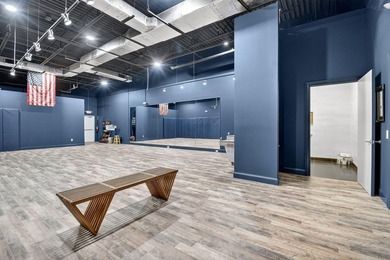 Beautifully renovated, high-end commercial space in prime sunny - photo 33