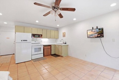 Location, location, location - and a price point Kihei rarely - photo 3
