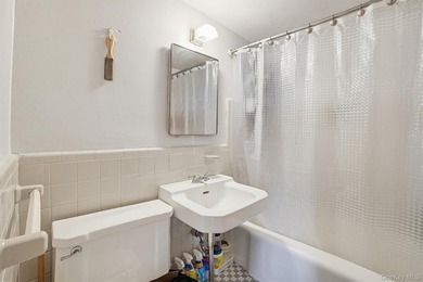 Welcome to 1 Fordham Hill Oval, Apartment #12A - a bright and - photo 13