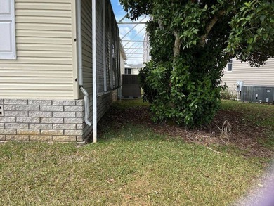 Meticulously Maintained Home with 3 bedrooms, 2 bathrooms, plus - photo 28
