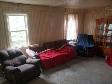 Attention investors, flippers, handy-women. This house needs a - photo 5