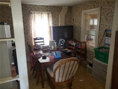 Attention investors, flippers, handy-women. This house needs a - photo 6