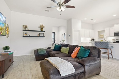 Step into this sleek and stylish Burleson home, Joshua ISD - photo 10
