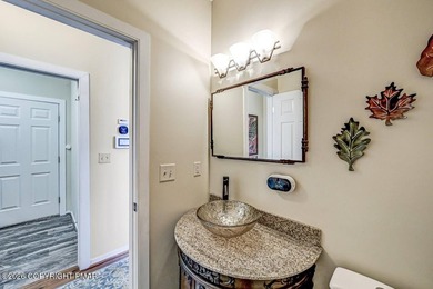 Welcome to the exclusive Pinecrest community, where luxury and - photo 22