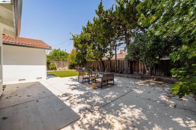 Exceptional single-story Cambrian home offering 4 bedrooms, 2 - photo 31