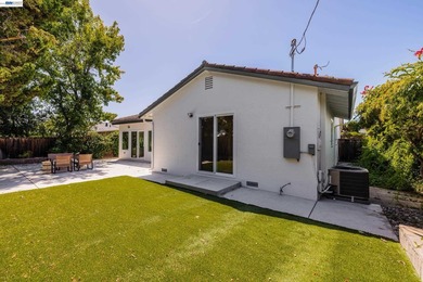 Exceptional single-story Cambrian home offering 4 bedrooms, 2 - photo 33