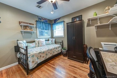 Welcome to this meticulously maintained three bedroom, one bath - photo 12