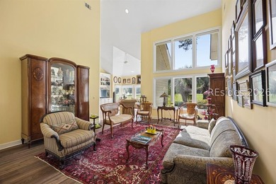 Tucked away at the end of a quiet cul-de-sac in sought-after - photo 15