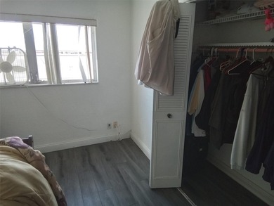 3 BIG BEDS ROOM CORNER UNIT WRAP AROUND PADIO FOR THIRD ROOM OR - photo 15