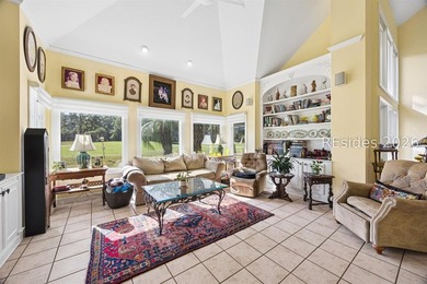 Tucked away at the end of a quiet cul-de-sac in sought-after - photo 19
