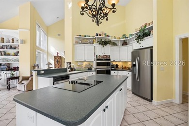Tucked away at the end of a quiet cul-de-sac in sought-after - photo 25