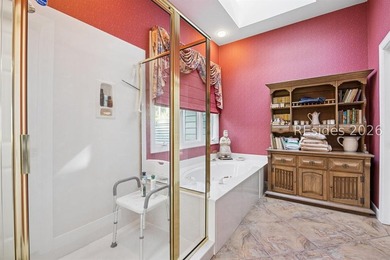 Tucked away at the end of a quiet cul-de-sac in sought-after - photo 36