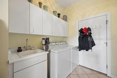 Tucked away at the end of a quiet cul-de-sac in sought-after - photo 47