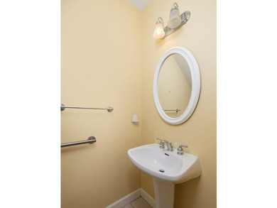 Wonderful layout with separate DR and LR and large family room - photo 12