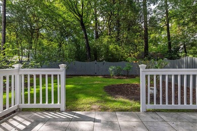 Wonderful layout with separate DR and LR and large family room - photo 21