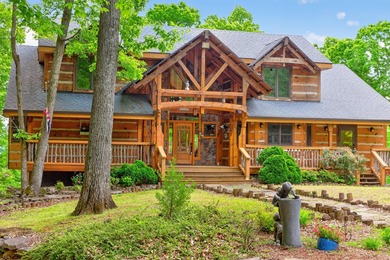 Lake Cumberland Home For Sale in Monticello Kentucky