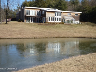 (private lake, pond, creek) Home Sale Pending in Schodack New York