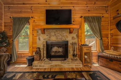 Want the Lake Life? This is it! This 2 bedroom, 2 bath cabin is - photo 6