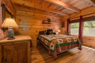 Want the Lake Life? This is it! This 2 bedroom, 2 bath cabin is - photo 10