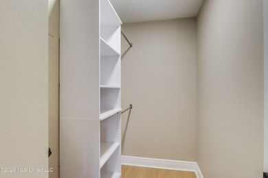 Newly updated, move in ready 4-bedroom home on a cul-de-sac - photo 18