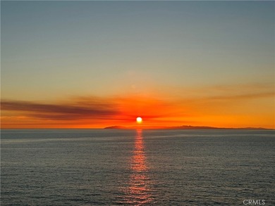 Escape to an exquisite, fully furnished oceanfront retreat that - photo 27