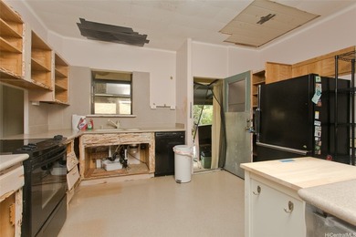 Discover the incredible potential of this hidden gem nestled in - photo 4