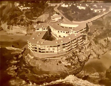 Escape to an exquisite, fully furnished oceanfront retreat that - photo 45