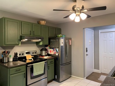 Come see this updated 1 Bedrooms, 2nd Floor Unit featuring - photo 2