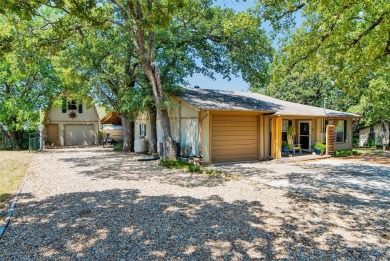 Lake Texoma Home For Sale in Pottsboro Texas