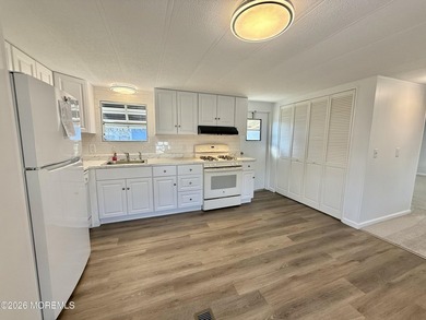 Affordable 2 bedroom, 1.5 bath home in desirable Homestead Run - photo 4