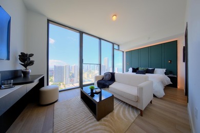Great opportunity to purchase this fabulous condo. Owner is open - photo 9