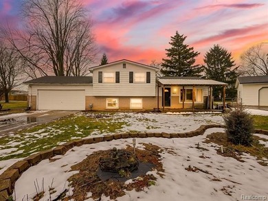 Cass Lake Home Active Under Contract in Waterford Michigan