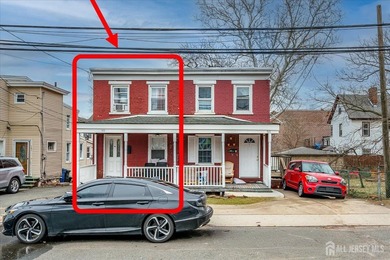 Terrific opportunity to own this beautiful 1/2 Duplex. Great - photo 1