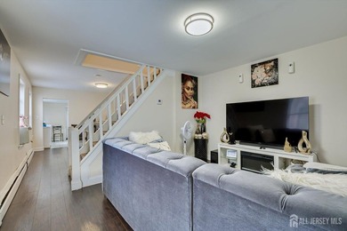 Terrific opportunity to own this beautiful 1/2 Duplex. Great - photo 6