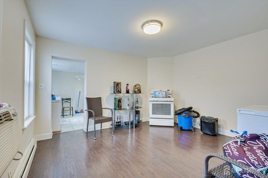 Terrific opportunity to own this beautiful 1/2 Duplex. Great - photo 8