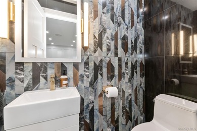 Welcome to this centrally located spacious condo/ townhouse - photo 7