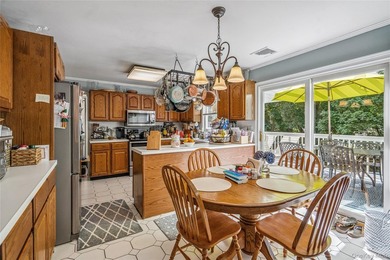 Welcome to 6 Cedar Ave, nestled in the tranquil and private - photo 8