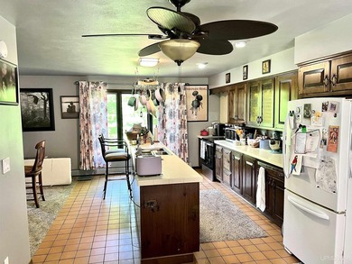 Peaceful country living with room for everything. Situated on 40 - photo 8