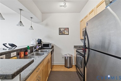 Welcome to 1333 West Broad Street, Unit 506. This top-floor - photo 8