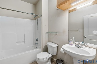 Welcome to 1333 West Broad Street, Unit 506. This top-floor - photo 10