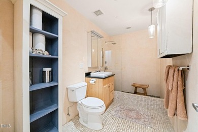 Located just steps from all that makes Downtown Durham cool