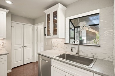 If you're looking for updated and effortlessly welcoming - photo 14
