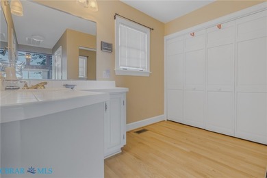 If you're looking for a spacious, private waterfront property - photo 21