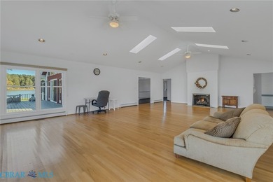 If you're looking for a spacious, private waterfront property - photo 25
