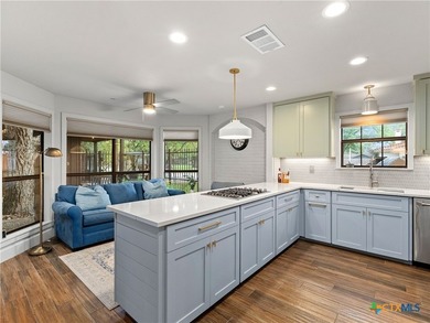 Positioned on prestigious Edgewater Drive in Landa Park Estates - photo 9