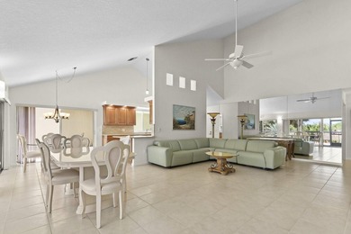 Welcome to the highly sought-after Ridge at The Bluffs, just a - photo 4