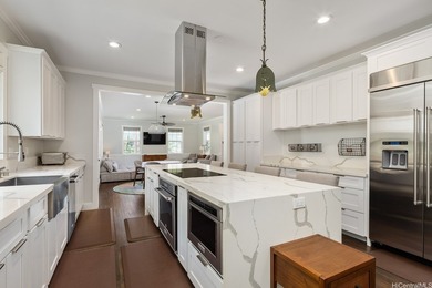 A rare offering in the heart of Manoa, this extensively - photo 2